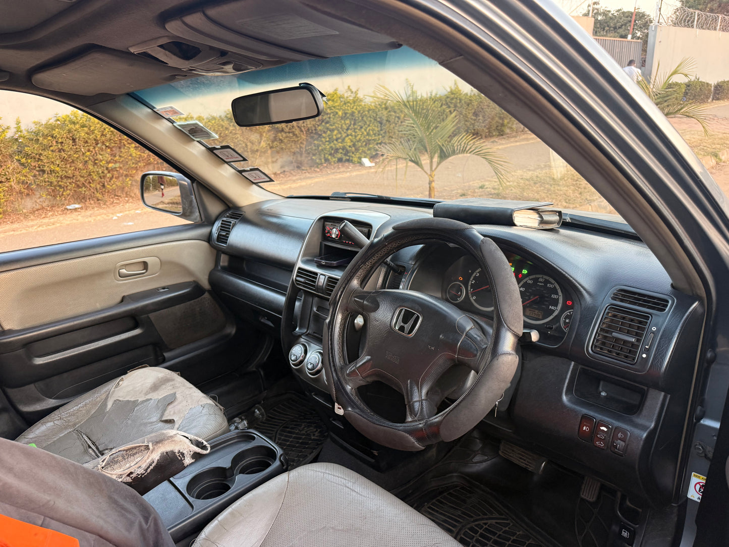 UK-SPEC HONDA CR-V FOR SALE — US$5,300 NEGOTIABLE