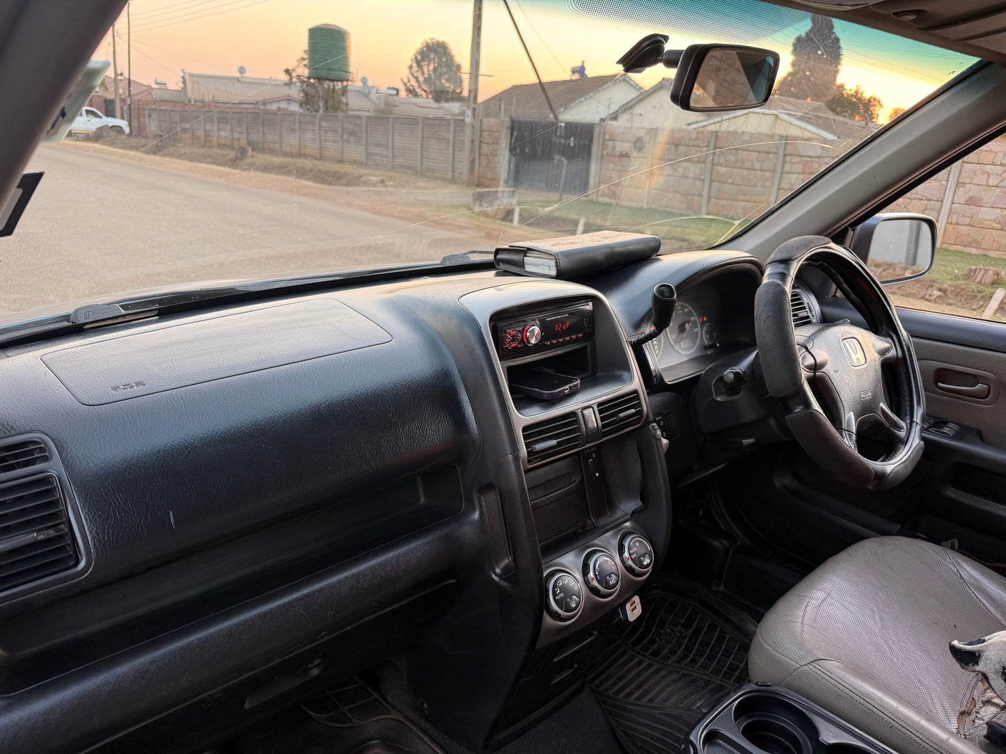 UK-SPEC HONDA CR-V FOR SALE — US$5,300 NEGOTIABLE