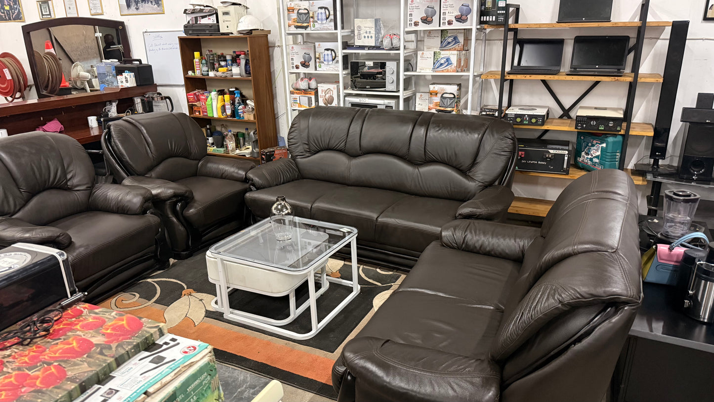The Kingston 100% leather lounge