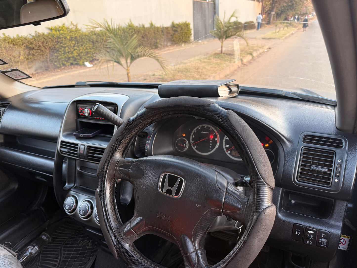 UK-SPEC HONDA CR-V FOR SALE — US$5,300 NEGOTIABLE