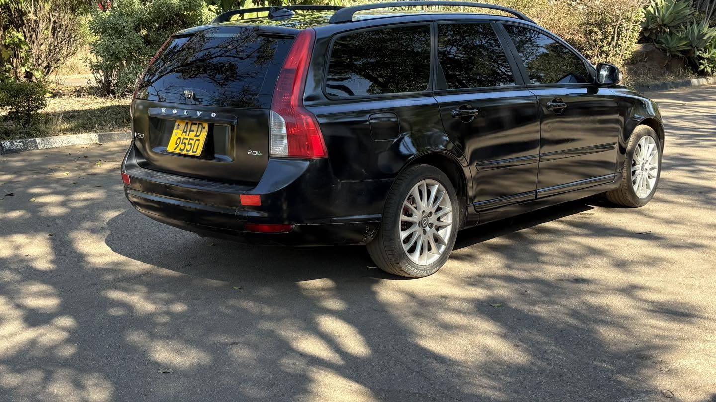 VOLVO V50