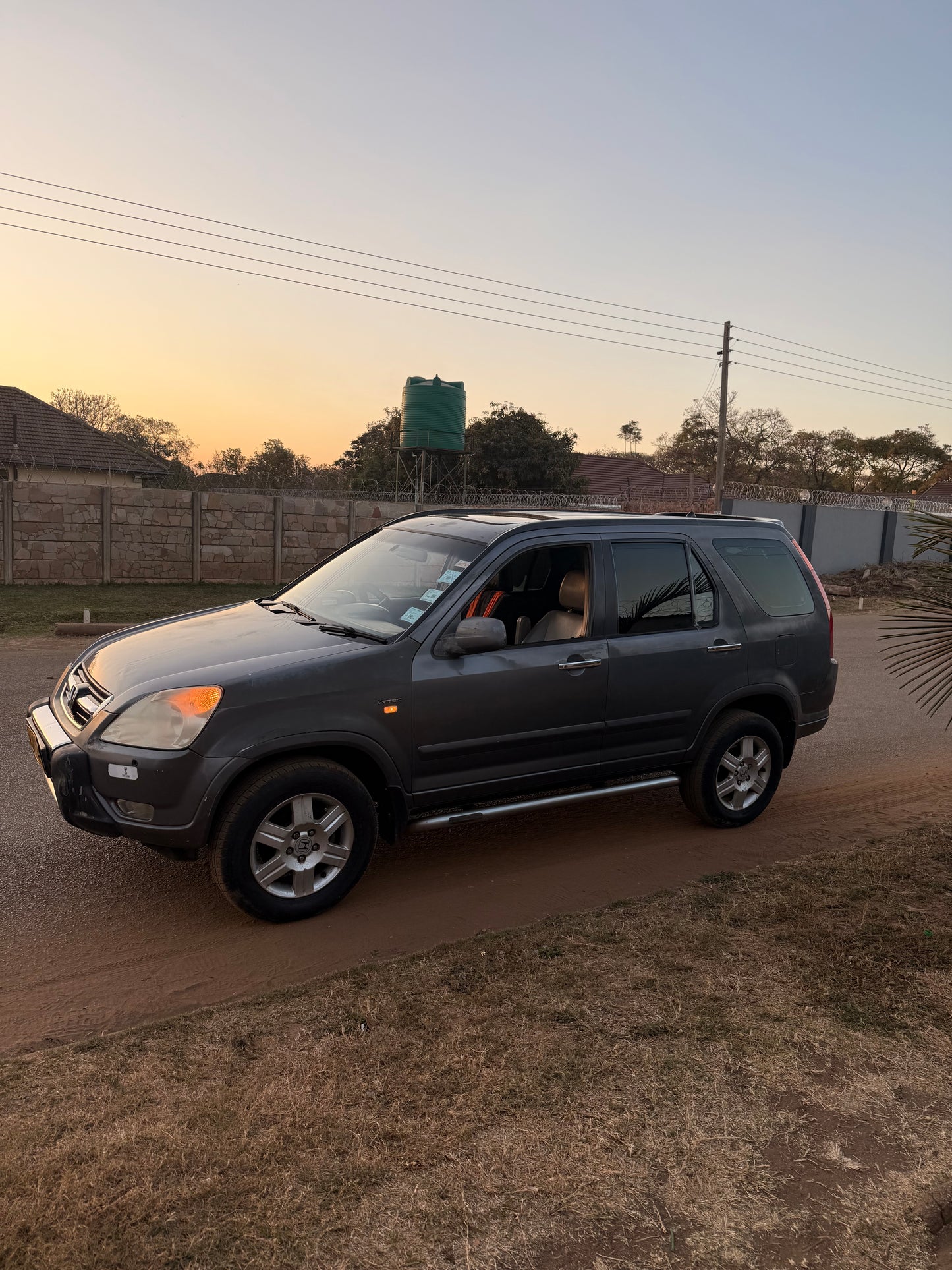 UK-SPEC HONDA CR-V FOR SALE — US$5,300 NEGOTIABLE