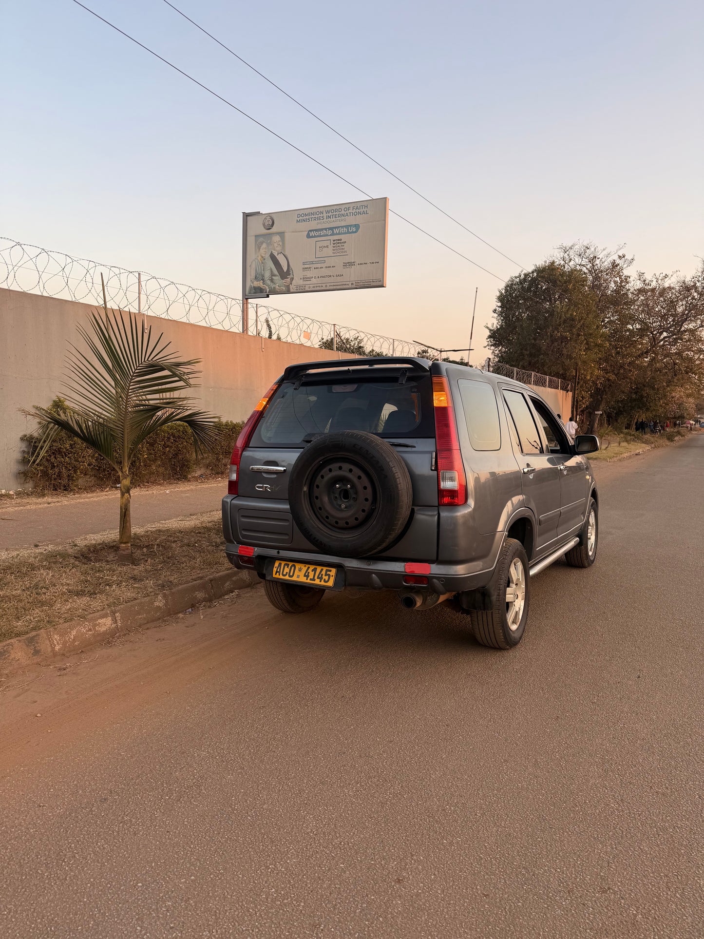 UK-SPEC HONDA CR-V FOR SALE — US$5,300 NEGOTIABLE