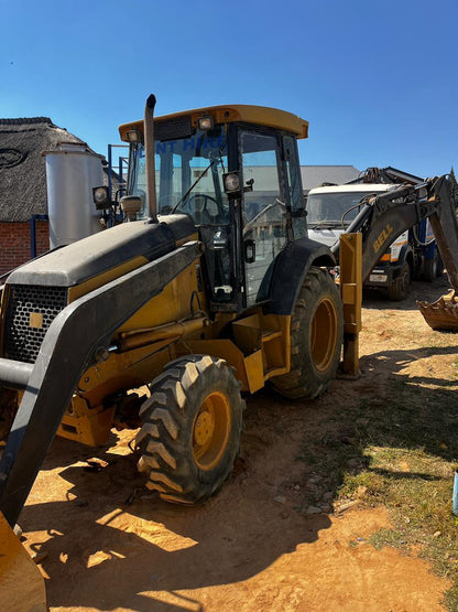 BELL TLB BACKHOE LOADER
