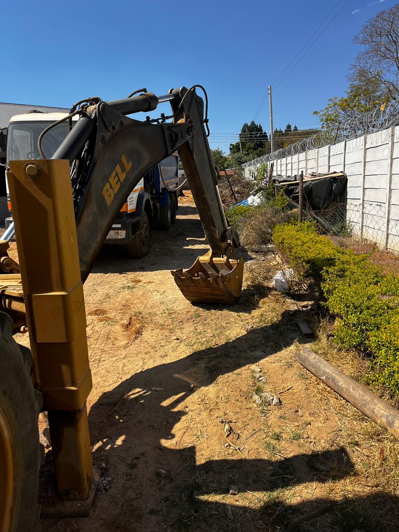 BELL TLB BACKHOE LOADER