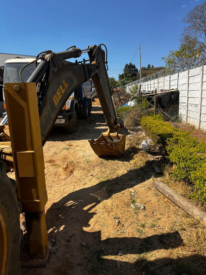 BELL TLB BACKHOE LOADER