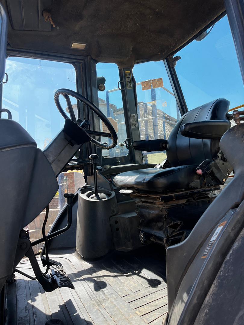 BELL TLB BACKHOE LOADER