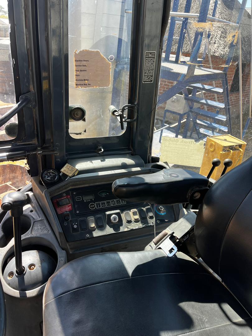 BELL TLB BACKHOE LOADER