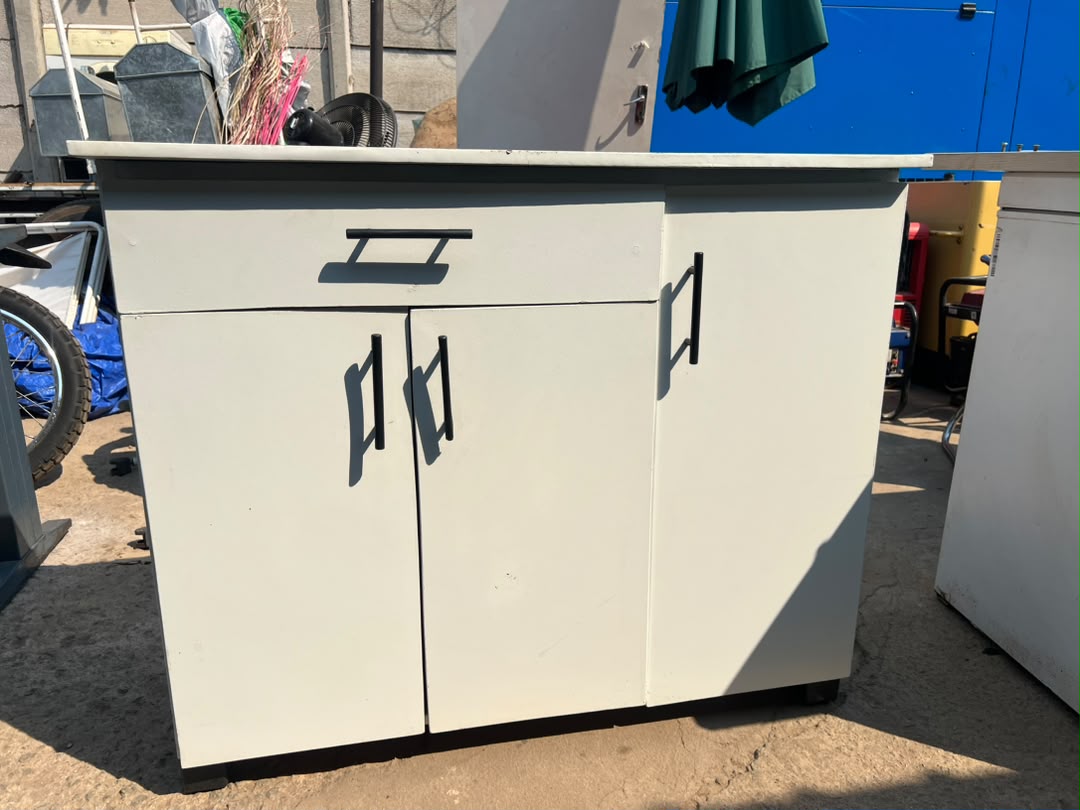 White Kitchen Cabinet
