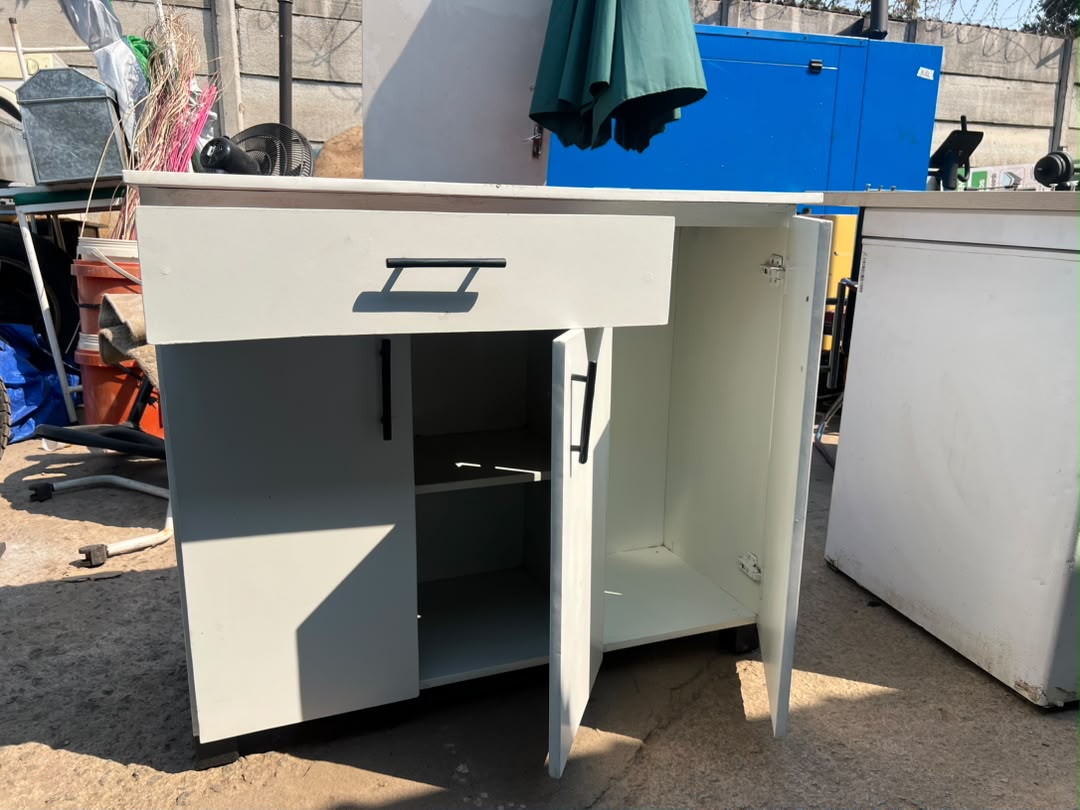 White Kitchen Cabinet