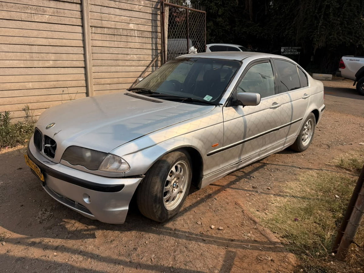 BMW 320i