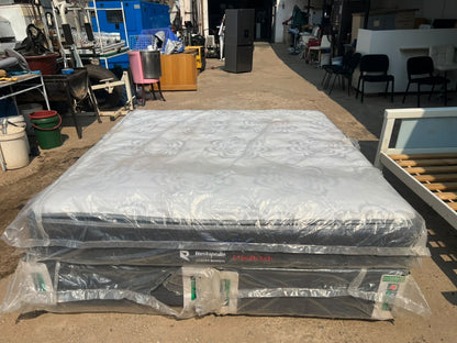 Jasmine Restapedic King Bed