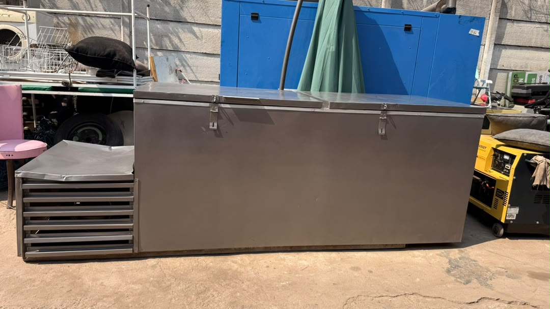 C40 Fridge