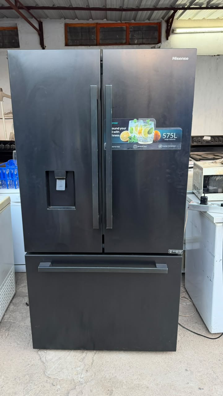 Hisense 575L Fridge