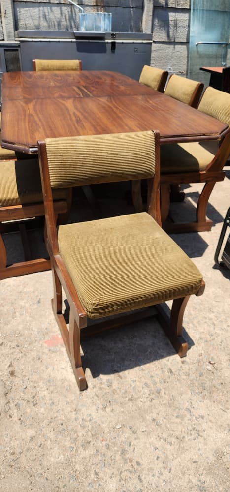 8 Seater Dinning Table