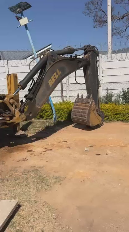 BELL TLB BACKHOE LOADER