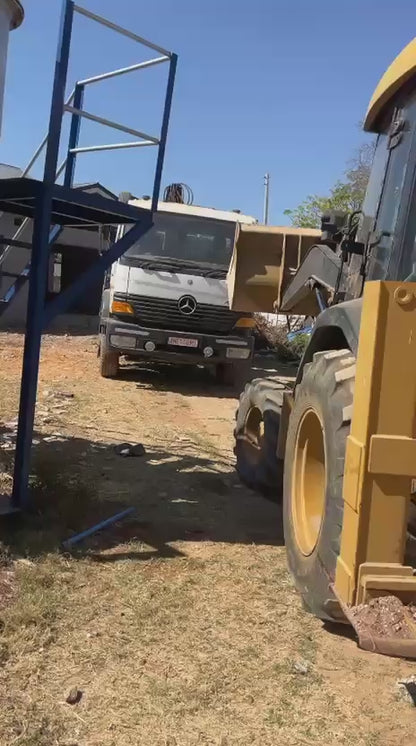 BELL TLB BACKHOE LOADER